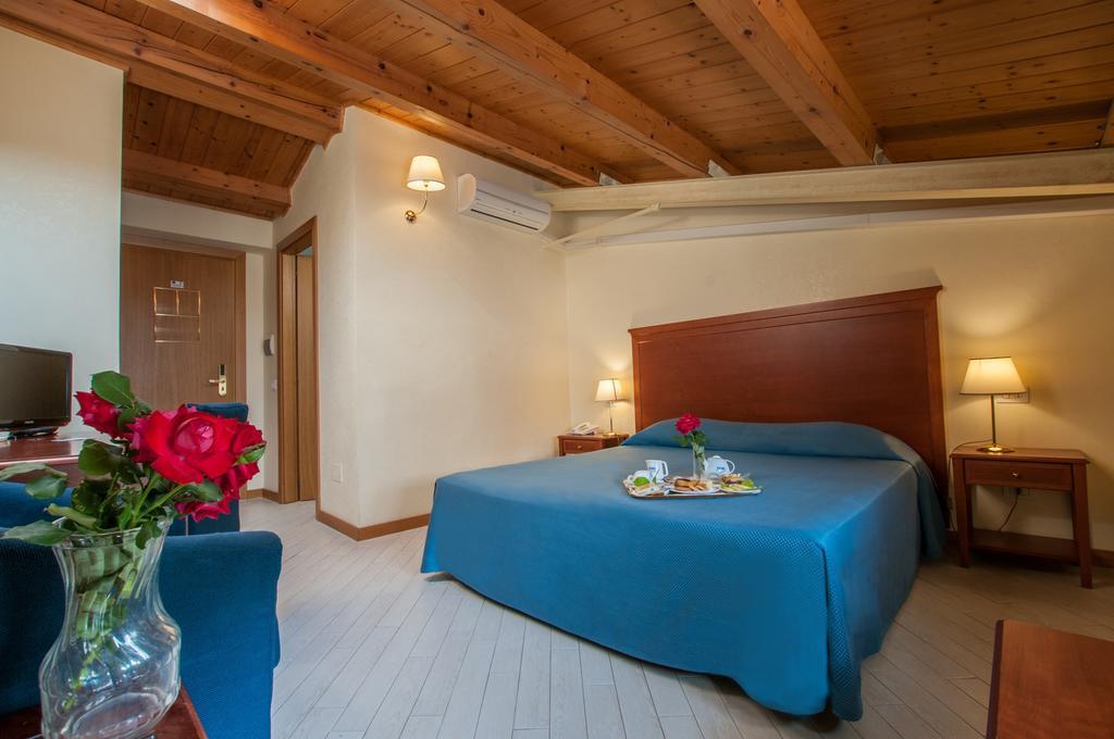 Park Hotel Villa Americana Роді-Гарганіко Екстер'єр фото